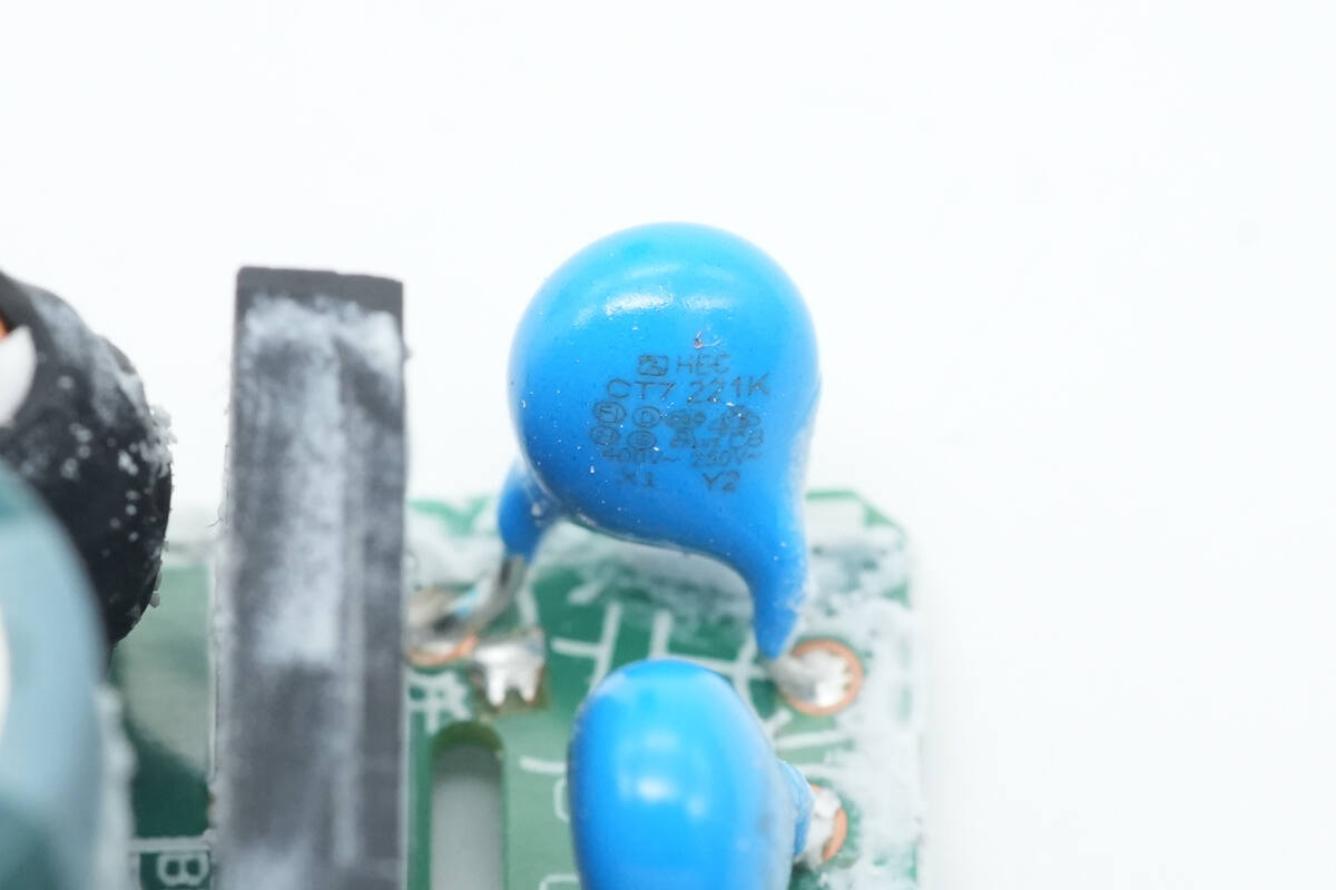 Teardown of OnePlus 100W SuperVOOC GaN Charger (VCBAOBCH)-Chargerlab