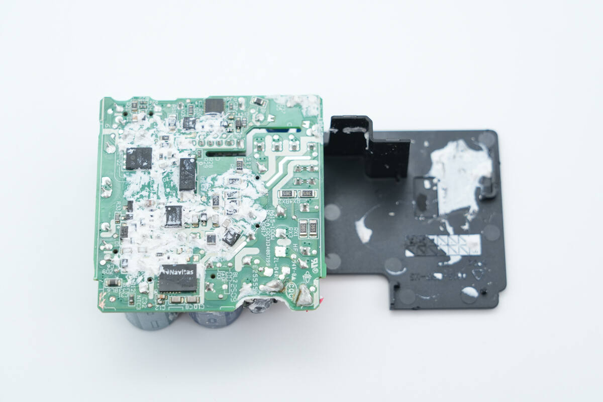 Teardown of OnePlus 100W SuperVOOC GaN Charger (VCBAOBCH)-Chargerlab