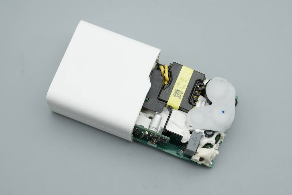 Teardown of OPPO 120W SuperVOOC GaN Charger (OSABBCBBAC)-Chargerlab