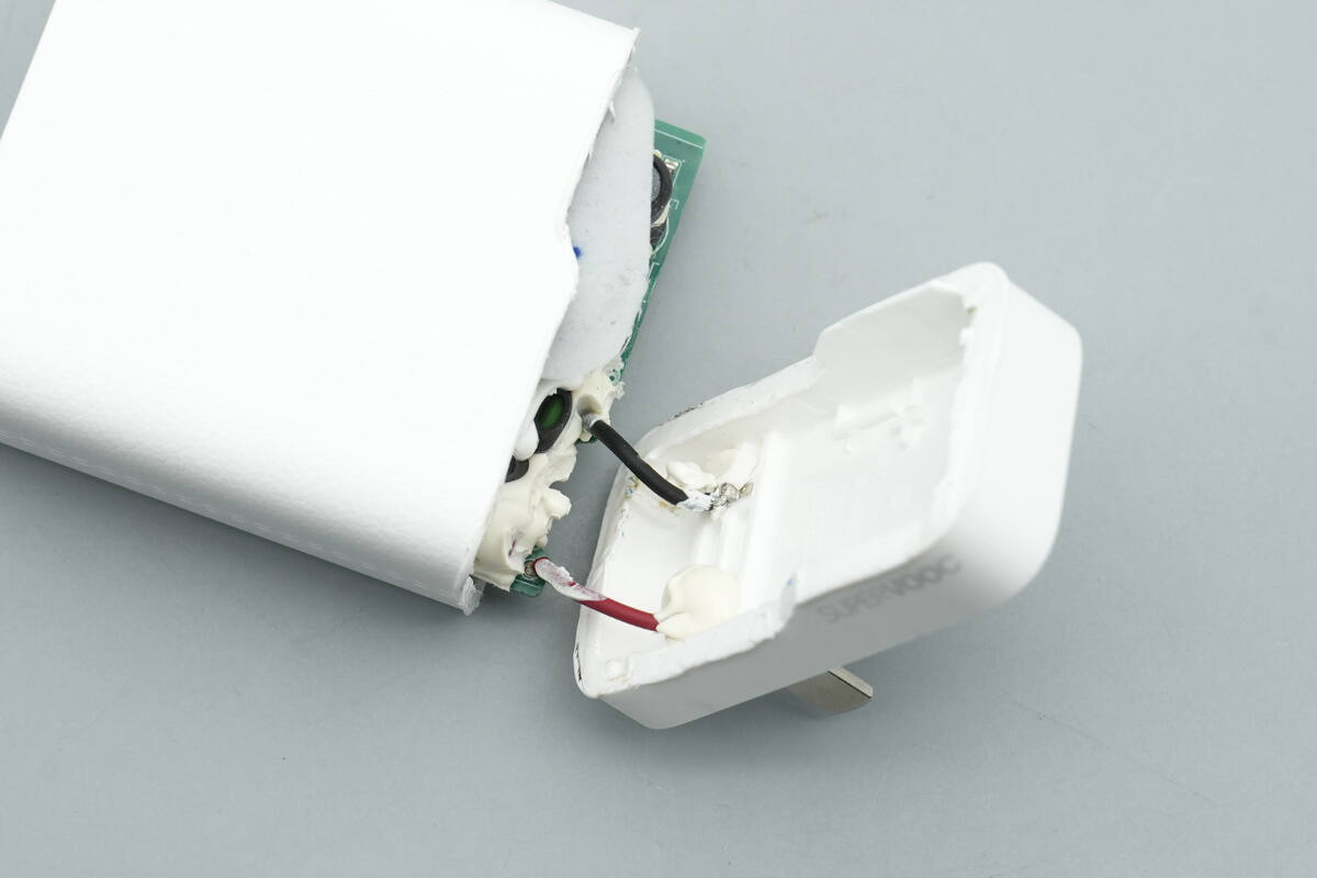 Teardown of OPPO 120W SuperVOOC GaN Charger (OSABBCBBAC)-Chargerlab