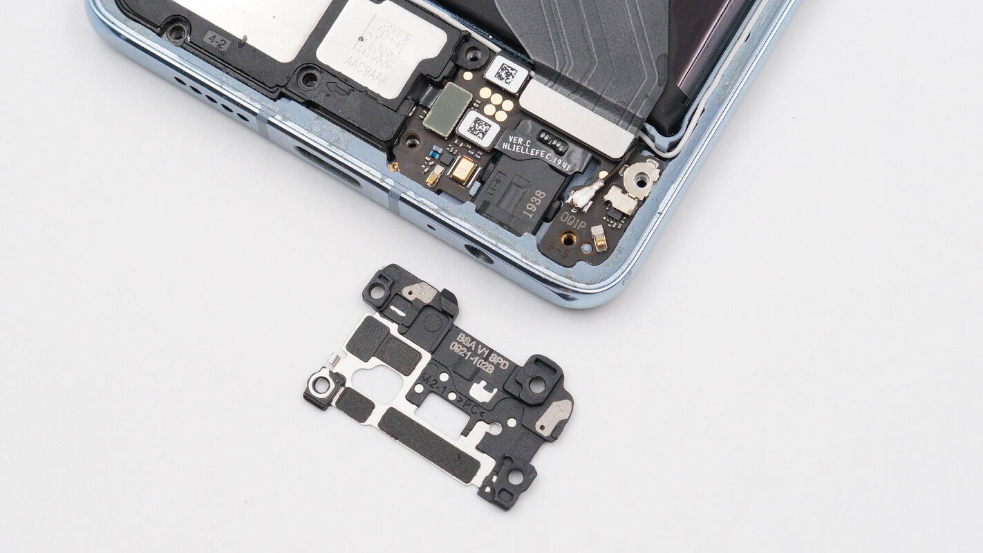 Teardown of Huawei P30-Chargerlab