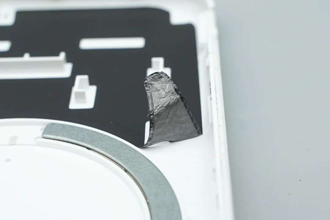 Teardown of Samsung 5000mAh Qi2 Magnetic Wireless Power Bank (EB-U2500)-Chargerlab