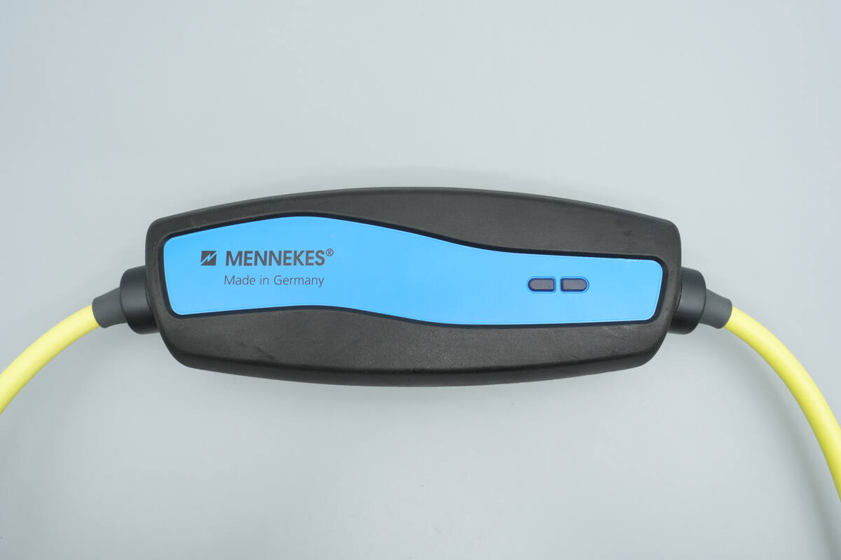 Teardown of MENNEKES EV Charging Cable (35305220027)-Chargerlab