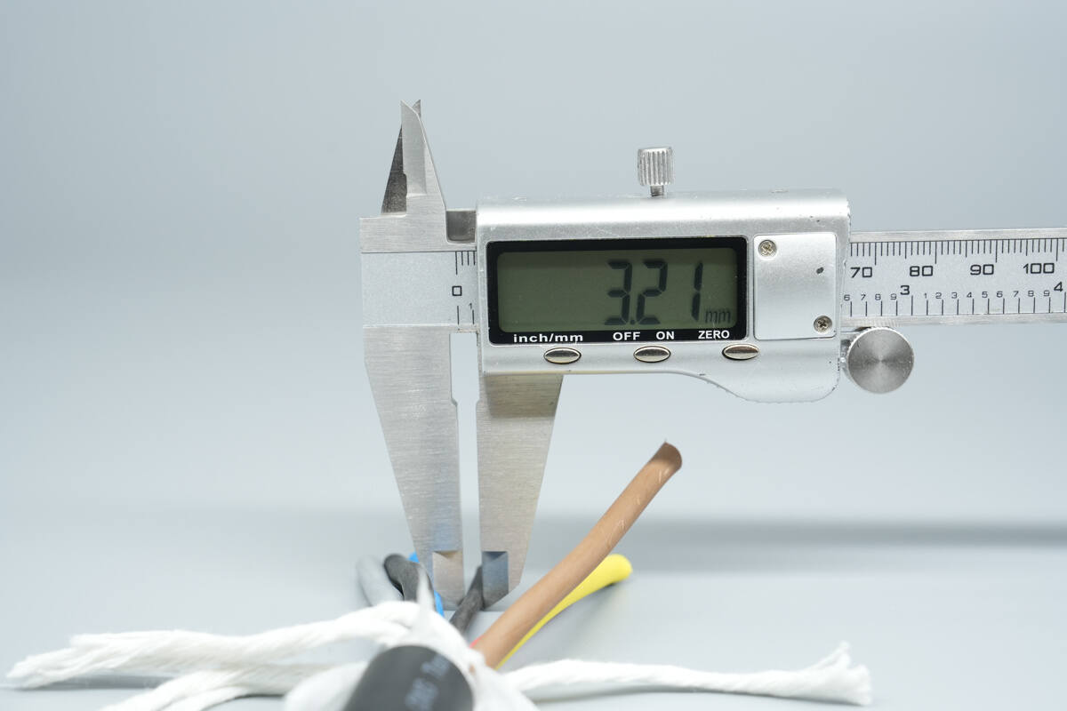 Teardown of Lotus Three-Phase AC Charger Extension Cord-Chargerlab