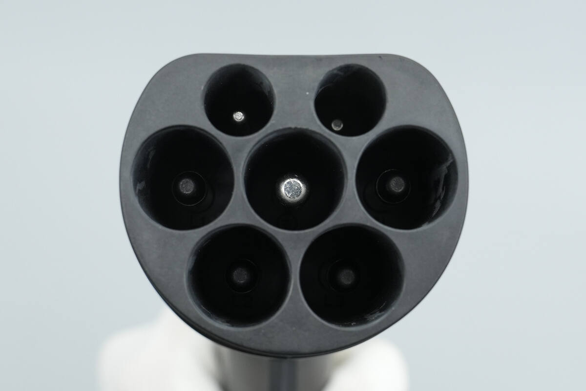 Teardown of Lotus Three-Phase AC Charger Extension Cord-Chargerlab