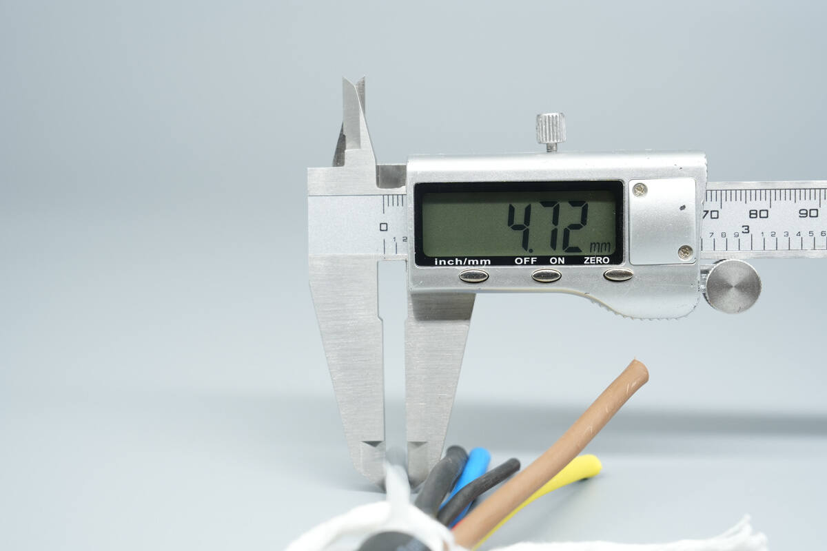 Teardown of Lotus Three-Phase AC Charger Extension Cord-Chargerlab