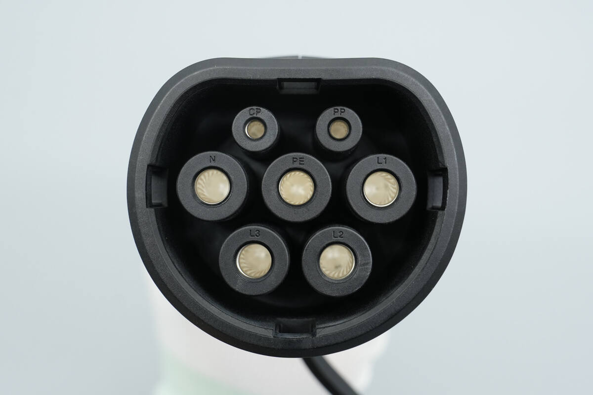 Teardown of Lotus Three-Phase AC Charger Extension Cord-Chargerlab
