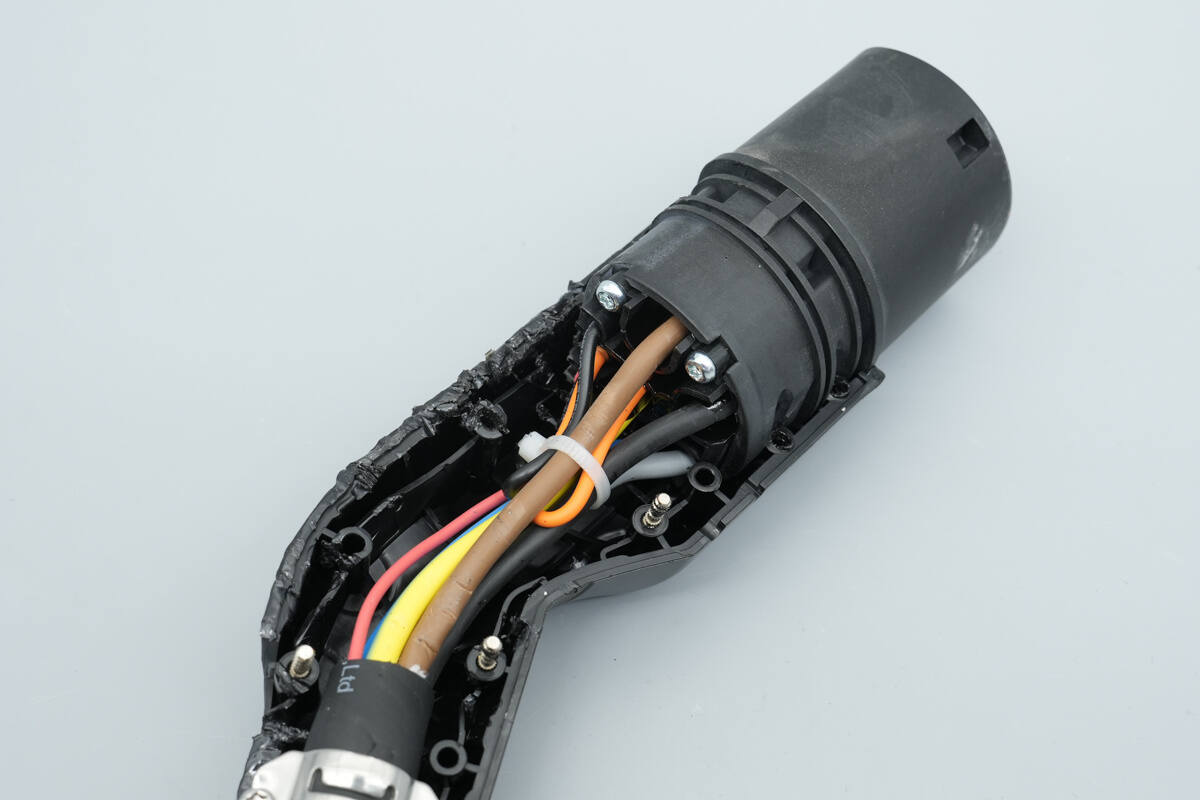Teardown of Lotus Three-Phase AC Charger Extension Cord-Chargerlab