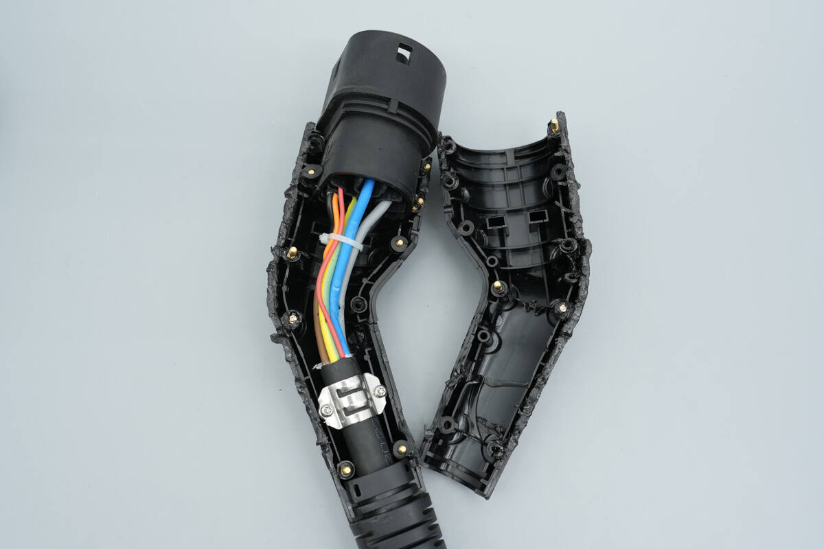 Teardown of Lotus Three-Phase AC Charger Extension Cord-Chargerlab