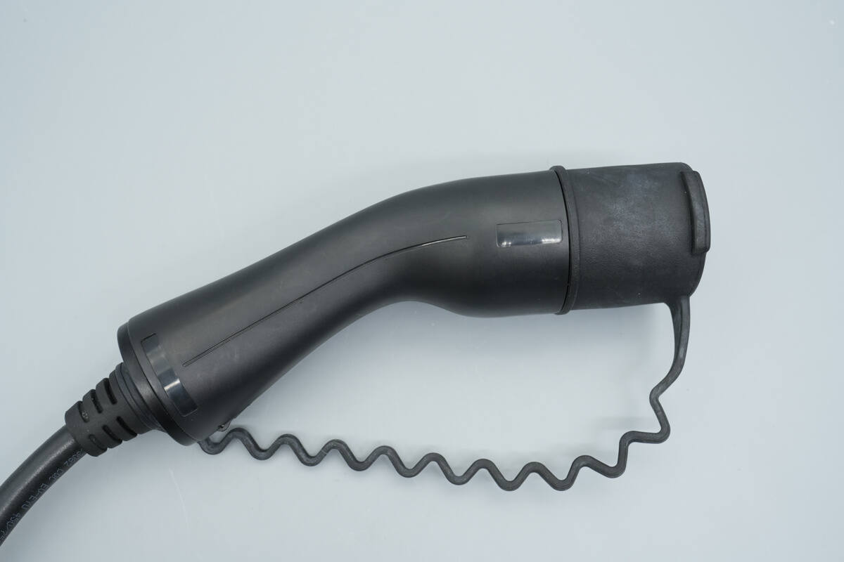 Teardown of Polestar 3-Phase AC Charging Cable Extension-Chargerlab