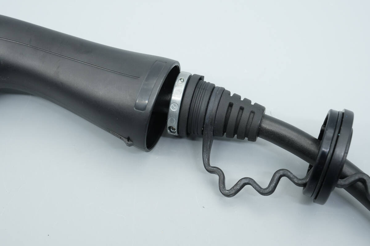 Teardown of Polestar 3-Phase AC Charging Cable Extension-Chargerlab