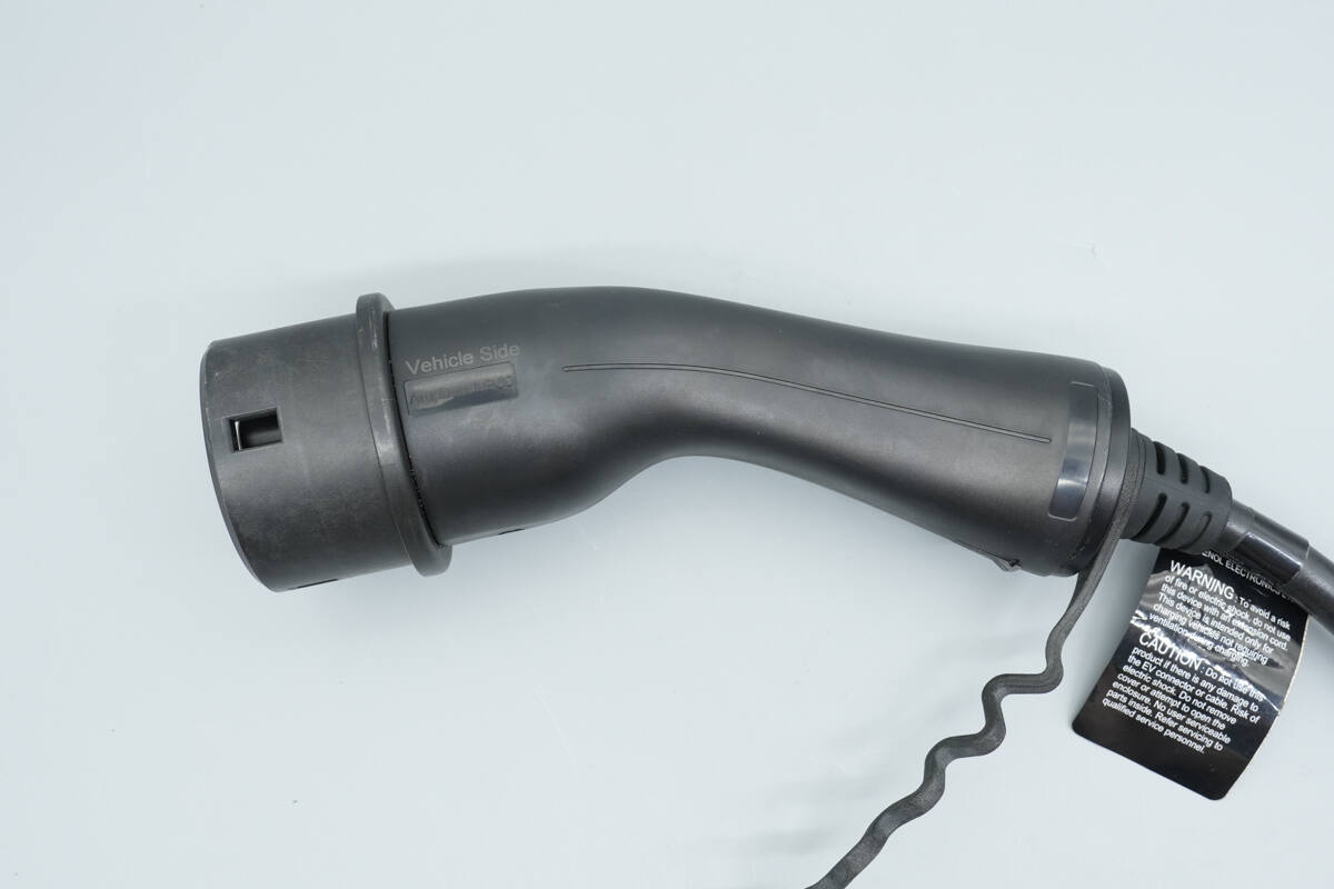 Teardown of Polestar 3-Phase AC Charging Cable Extension-Chargerlab