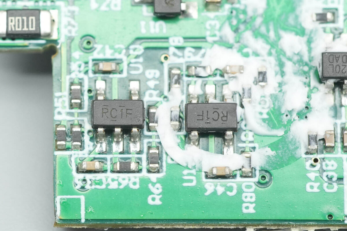 Teardown of Yoobao LY45 20000mAh 45W Power Bank (Built-in Dual Cable)-Chargerlab