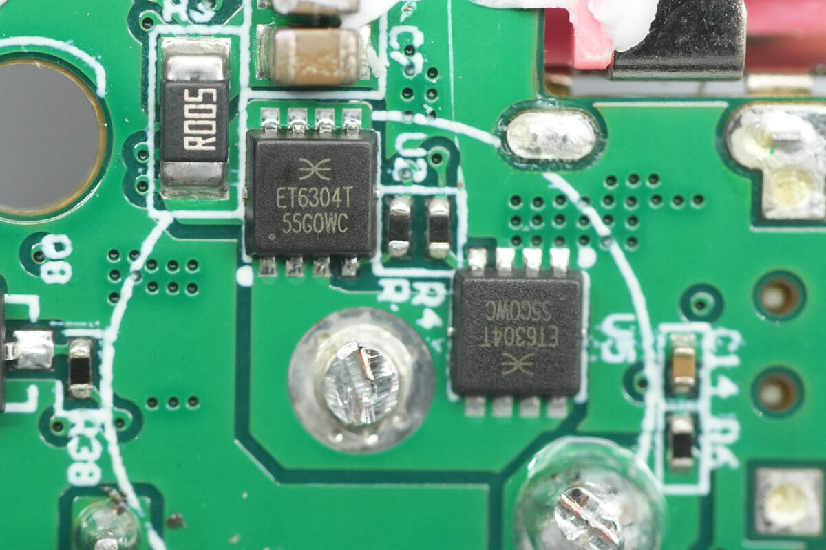 Teardown of Yoobao LY45 20000mAh 45W Power Bank (Built-in Dual Cable)-Chargerlab