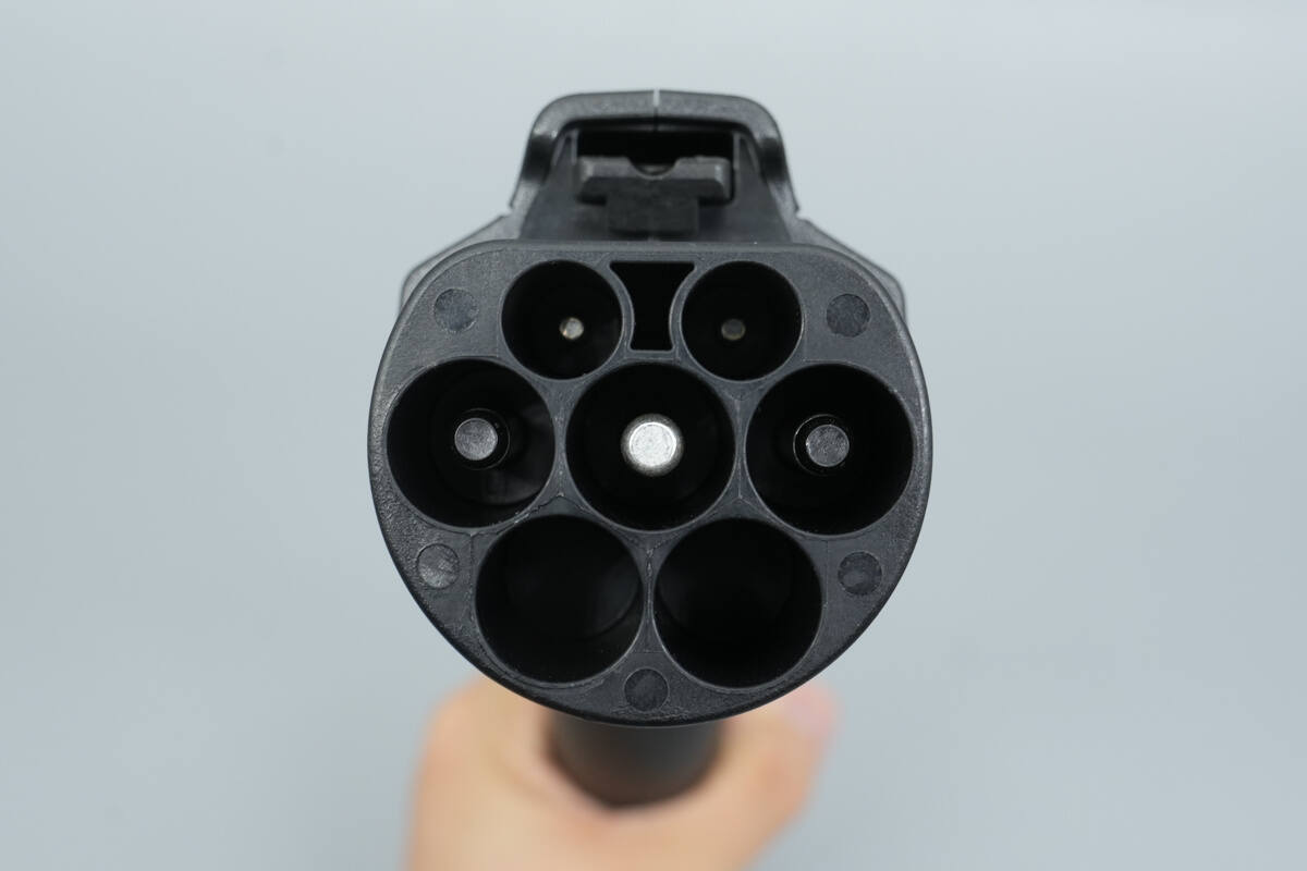 Teardown of Lincoln 1760W Portable EV Charger-Chargerlab