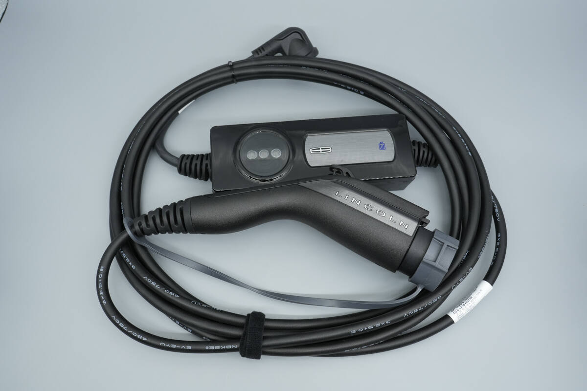 Teardown of Lincoln 1760W Portable EV Charger-Chargerlab