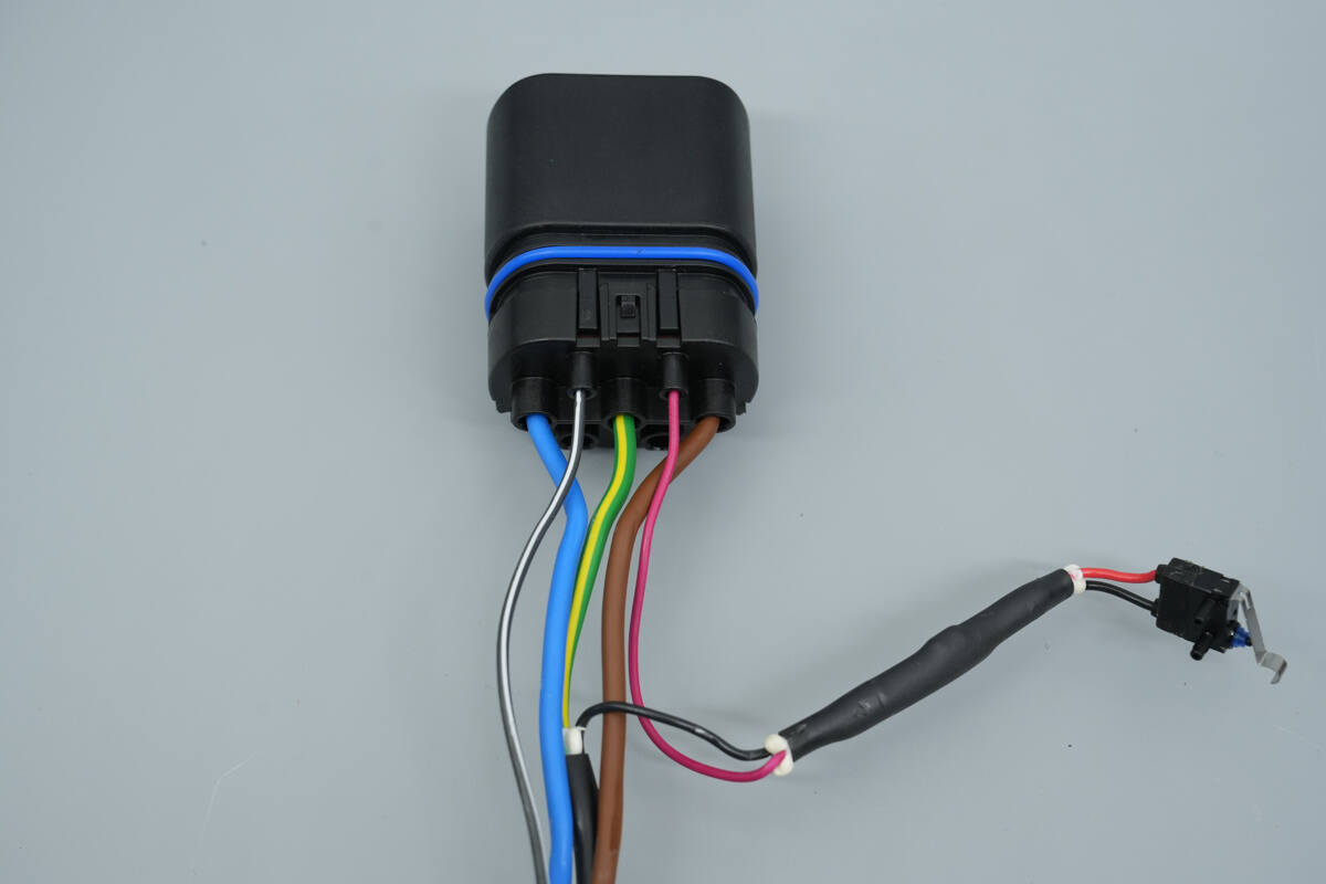 Teardown of Lincoln 1760W Portable EV Charger-Chargerlab