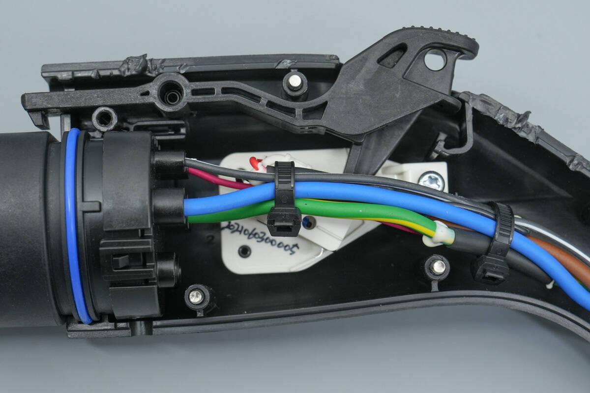 Teardown of Lincoln 1760W Portable EV Charger-Chargerlab