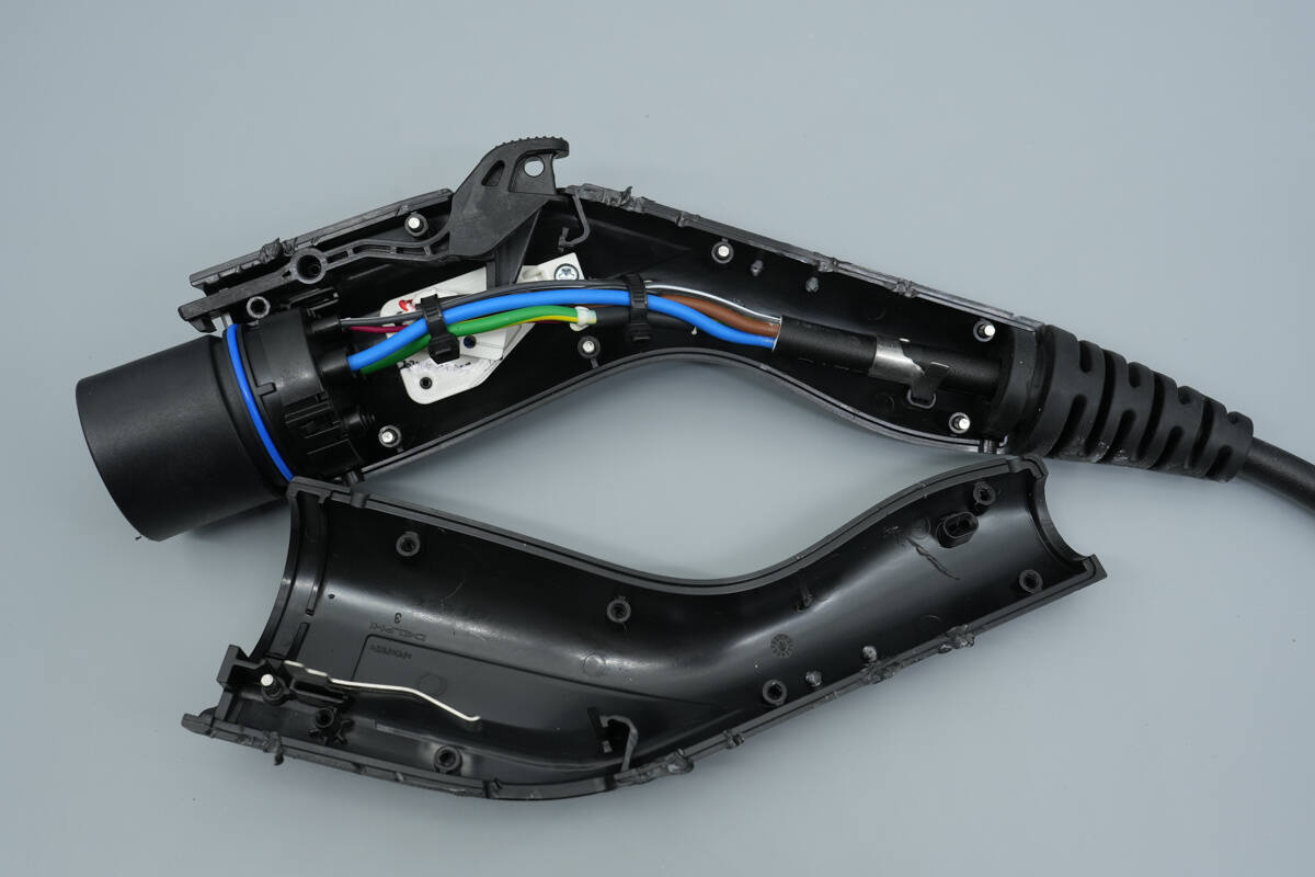 Teardown of Lincoln 1760W Portable EV Charger-Chargerlab