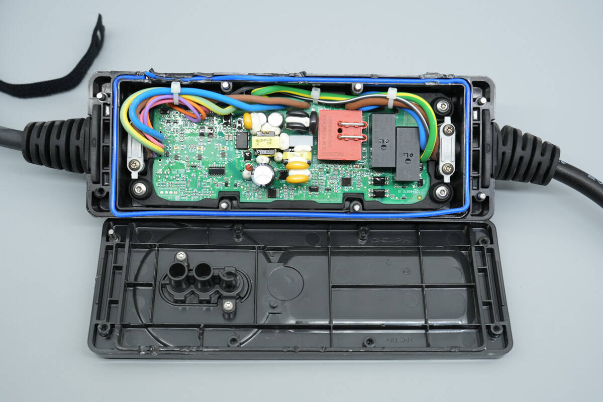 Teardown of Lincoln 1760W Portable EV Charger-Chargerlab