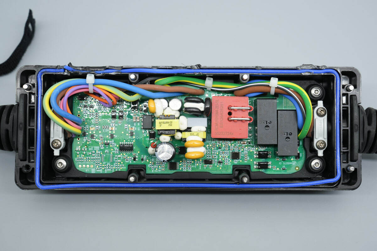 Teardown of Lincoln 1760W Portable EV Charger-Chargerlab