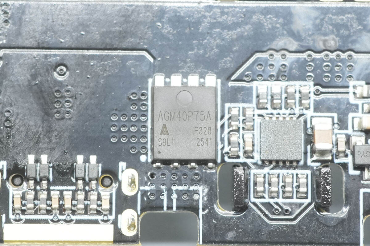 Teardown of Tesla 4-in-1 USB-C Hub for Model 3/Y (TSL04)-Chargerlab