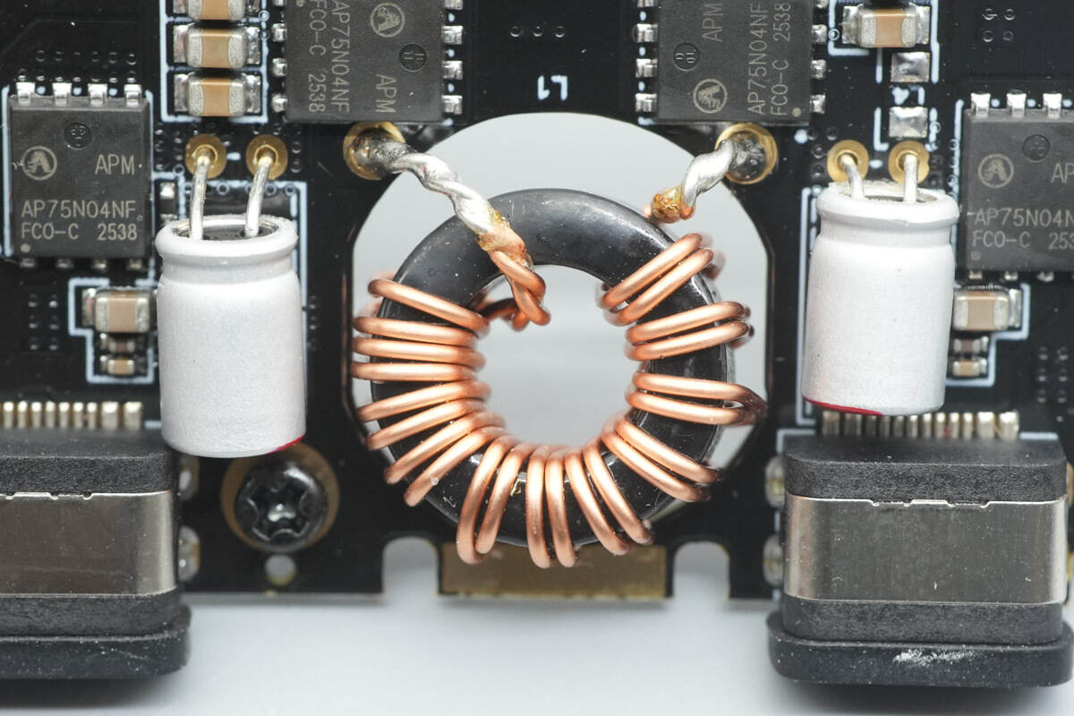 Teardown of Tesla 4-in-1 USB-C Hub for Model 3/Y (TSL04)-Chargerlab