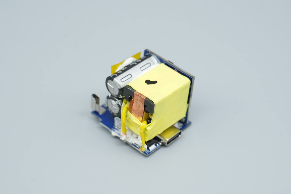 Teardown of UGREEN Nexode Air 45W GaN Charger (X840)-Chargerlab