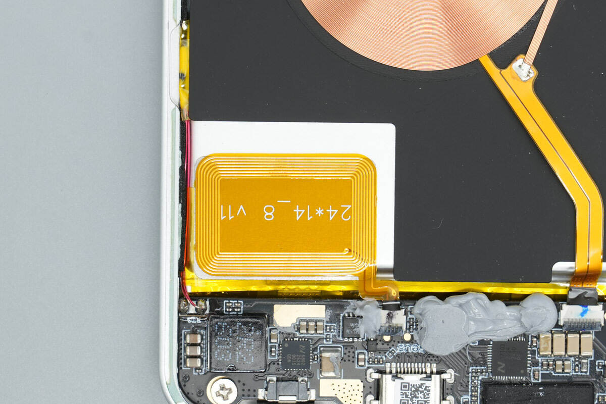 Teardown of Baseus PicoGo Air Power Bank (E00337)-Chargerlab