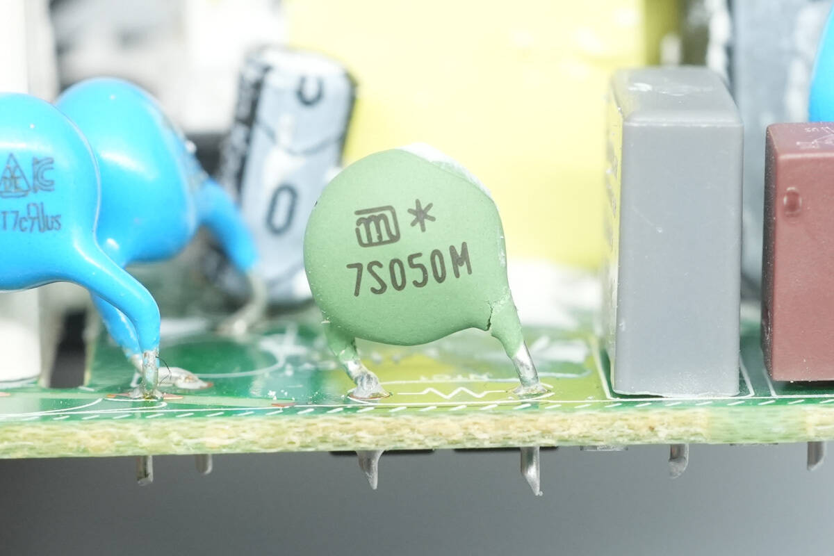 Teardown of Xiaomi 33W USB-A Charger (MDY-16-EF)-Chargerlab