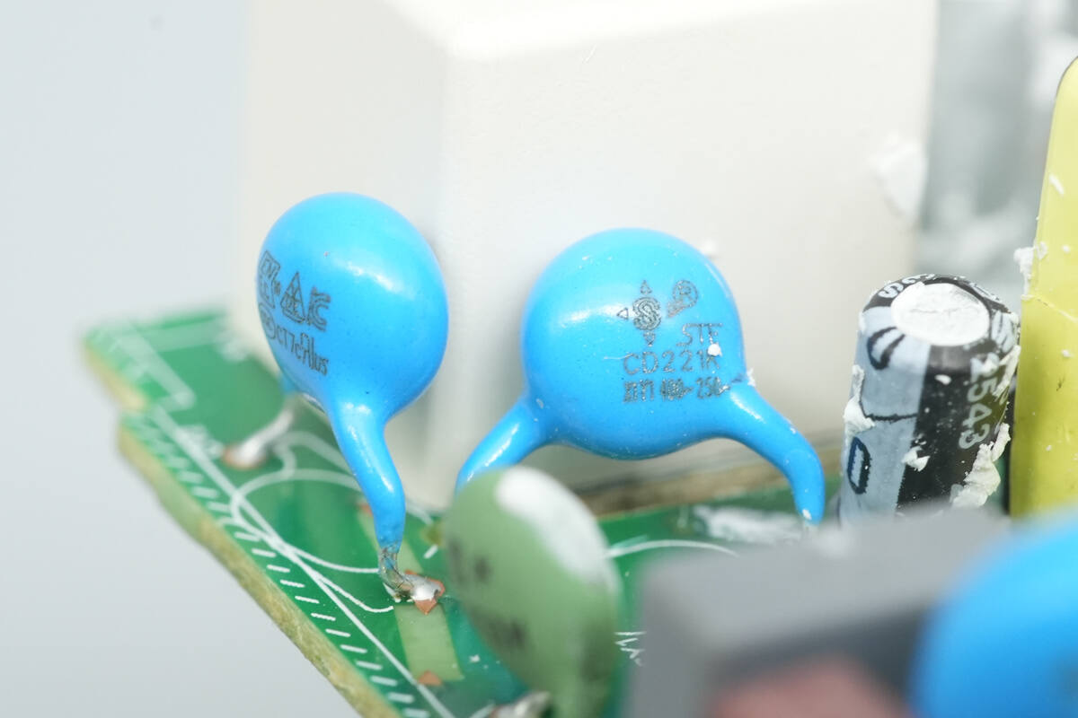 Teardown of Xiaomi 33W USB-A Charger (MDY-16-EF)-Chargerlab