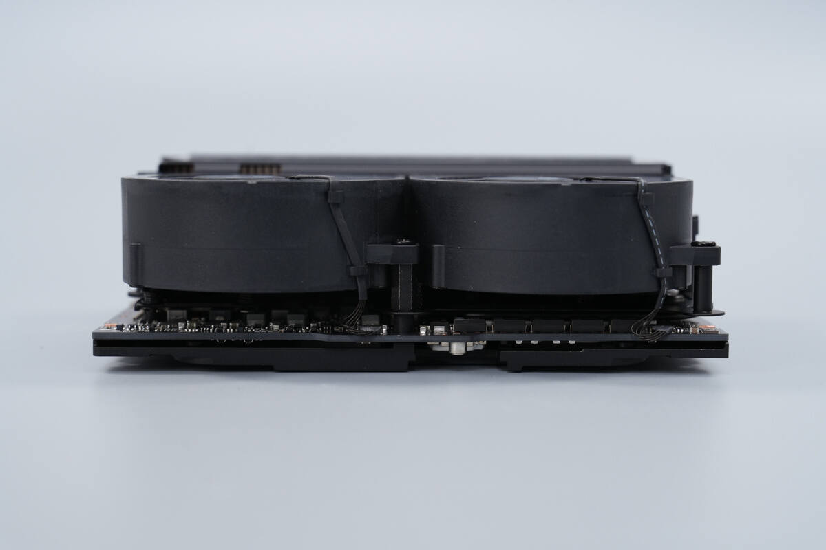 Teardown of NVIDIA DGX Spark 4TB-Chargerlab