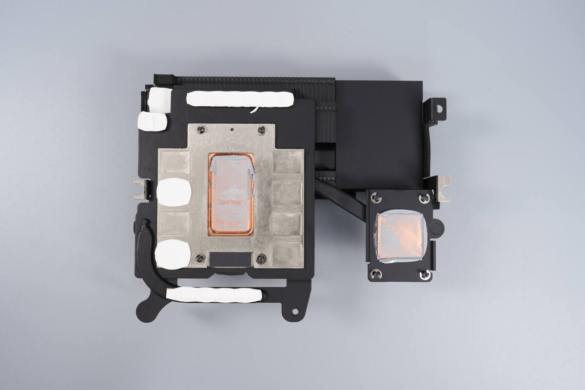 Teardown of NVIDIA DGX Spark 4TB-Chargerlab