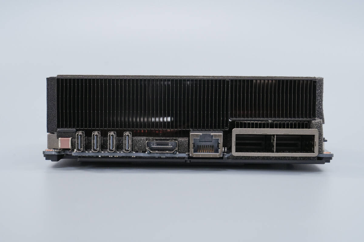 Teardown of NVIDIA DGX Spark 4TB-Chargerlab