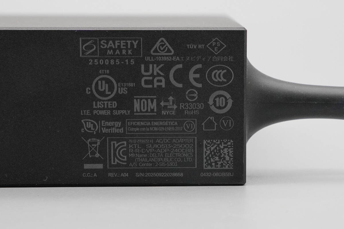 Teardown of NVIDIA DGX Spark 4TB-Chargerlab