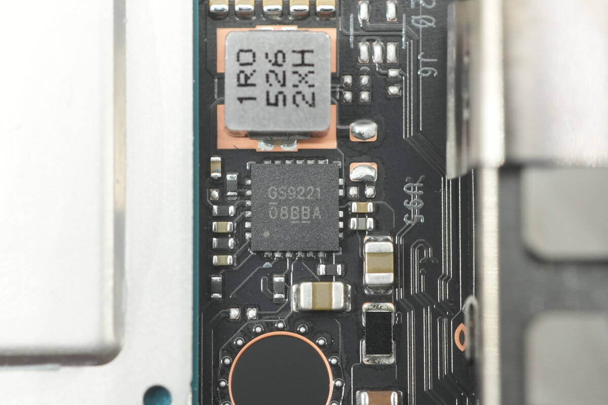 Teardown of NVIDIA DGX Spark 4TB-Chargerlab