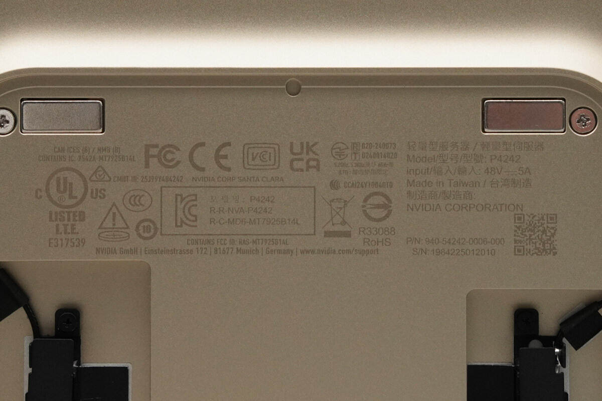 Teardown of NVIDIA DGX Spark 4TB-Chargerlab