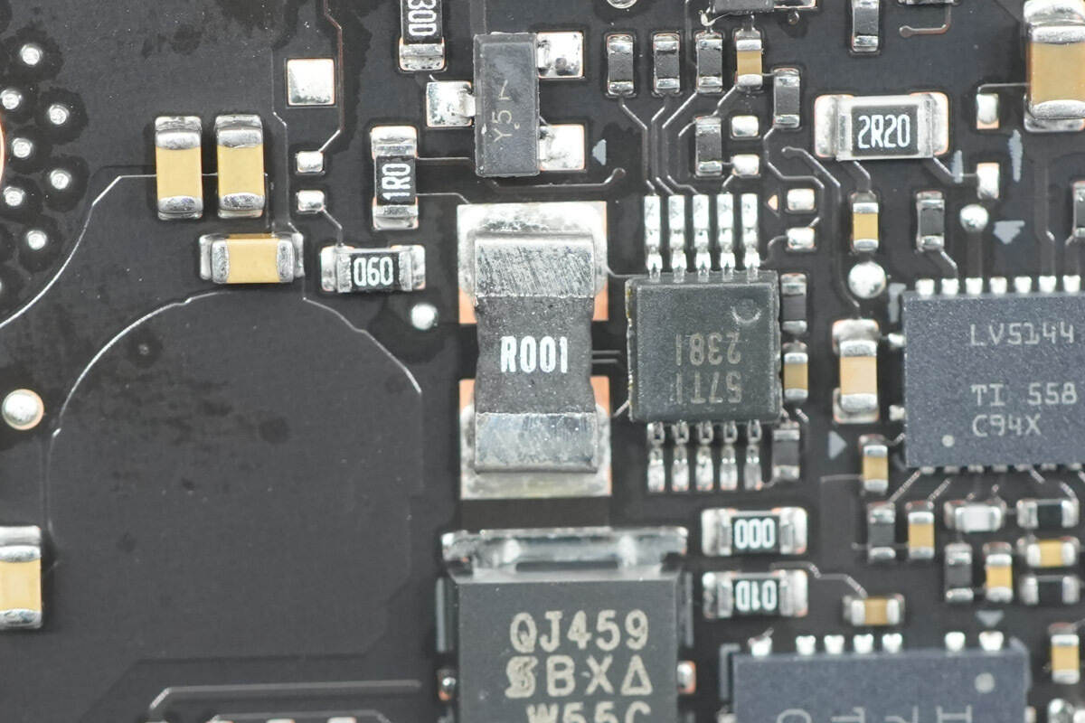 Teardown of NVIDIA DGX Spark 4TB-Chargerlab