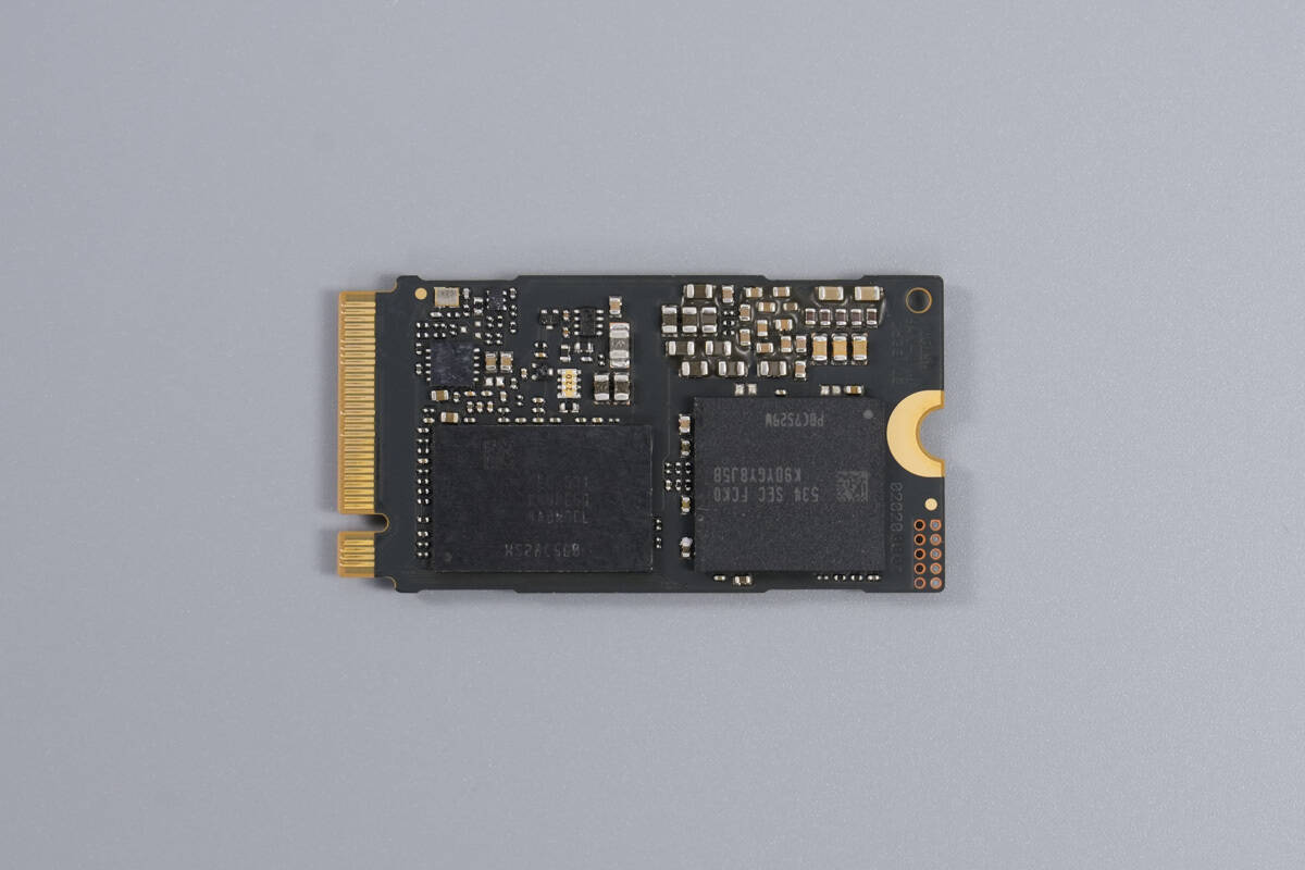 Teardown of NVIDIA DGX Spark 4TB-Chargerlab