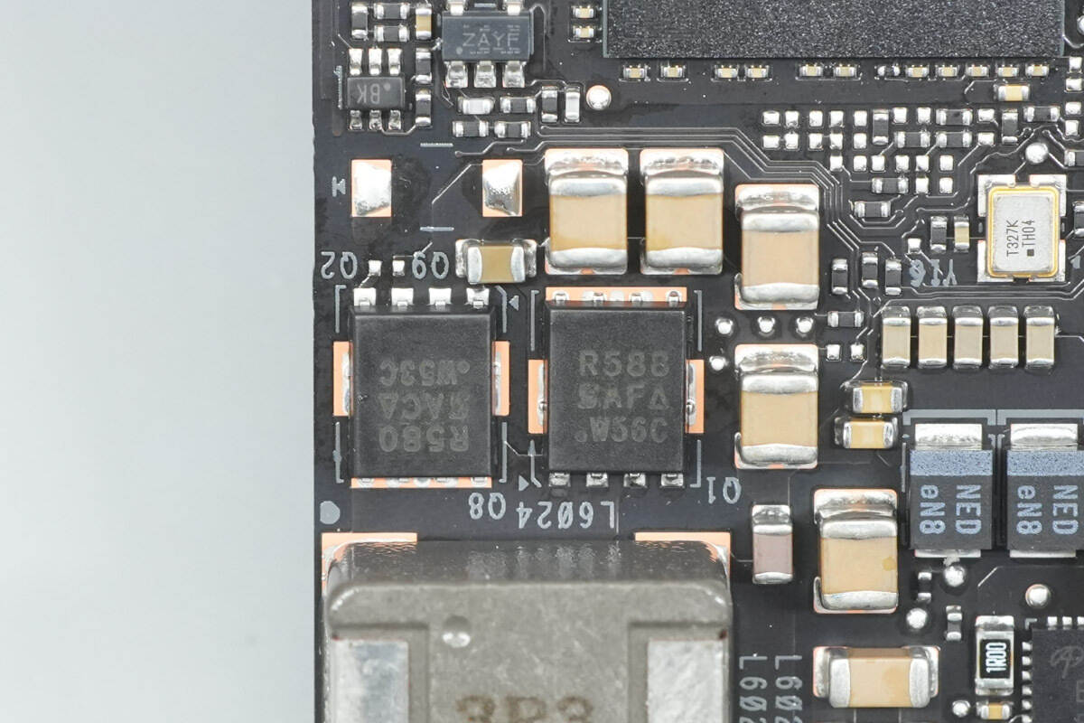 Teardown of NVIDIA DGX Spark 4TB-Chargerlab