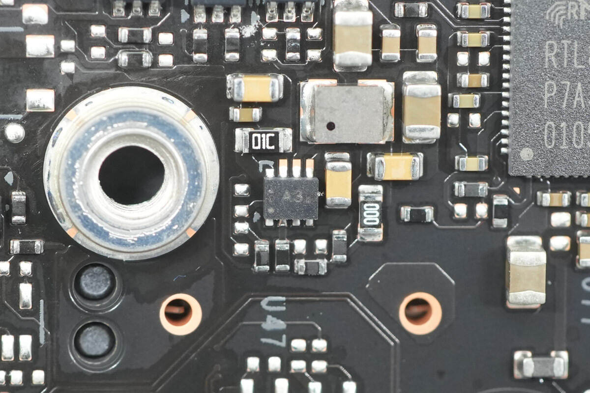 Teardown of NVIDIA DGX Spark 4TB-Chargerlab