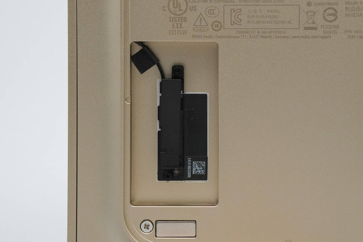 Teardown of NVIDIA DGX Spark 4TB-Chargerlab