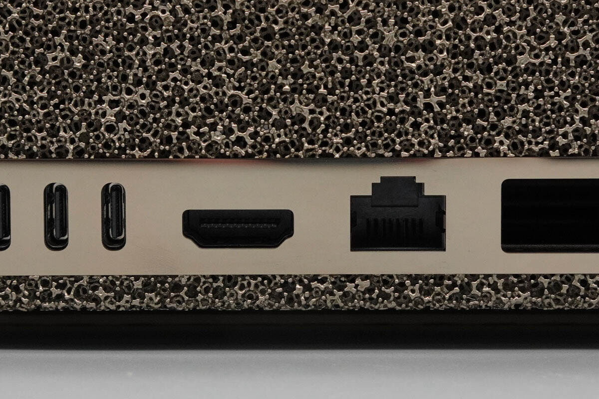 Teardown of NVIDIA DGX Spark 4TB-Chargerlab