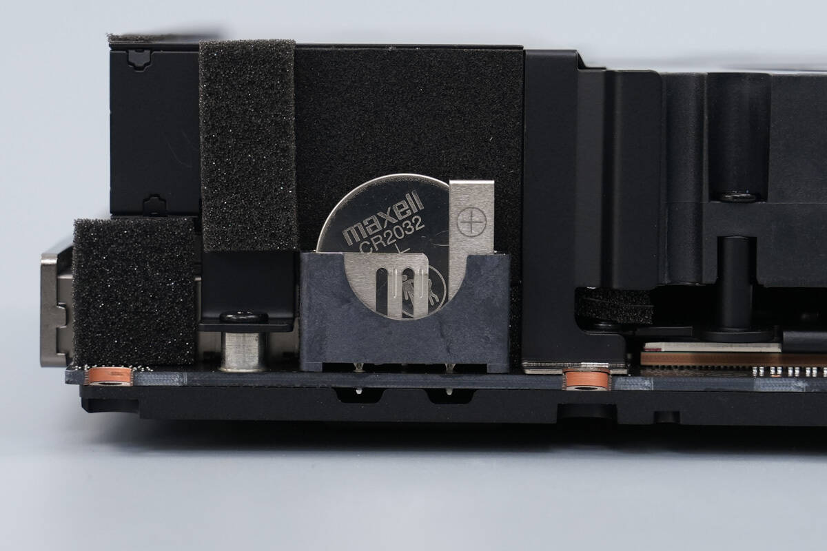 Teardown of NVIDIA DGX Spark 4TB-Chargerlab