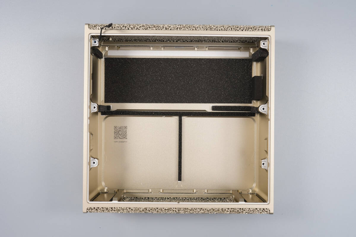 Teardown of NVIDIA DGX Spark 4TB-Chargerlab