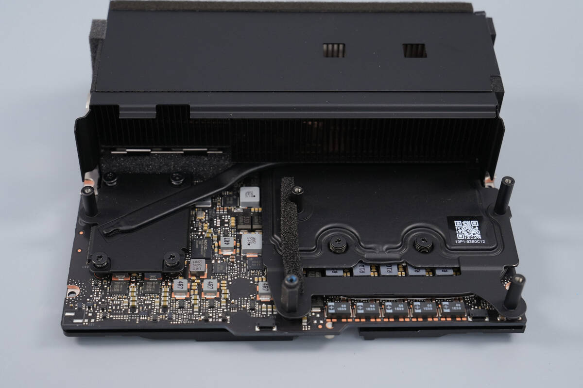 Teardown of NVIDIA DGX Spark 4TB-Chargerlab