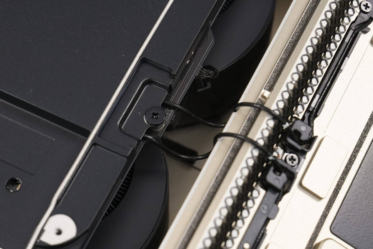 Teardown of NVIDIA DGX Spark 4TB-Chargerlab