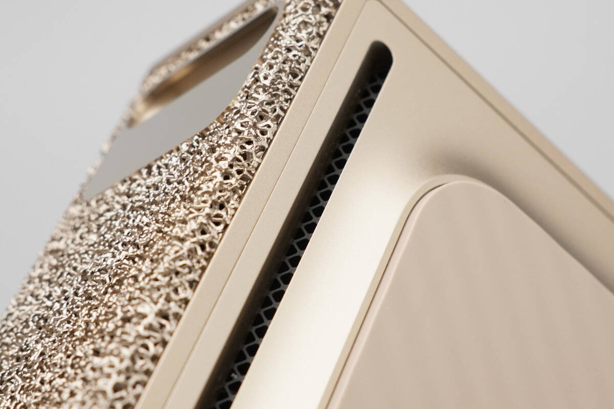 Teardown of NVIDIA DGX Spark 4TB-Chargerlab