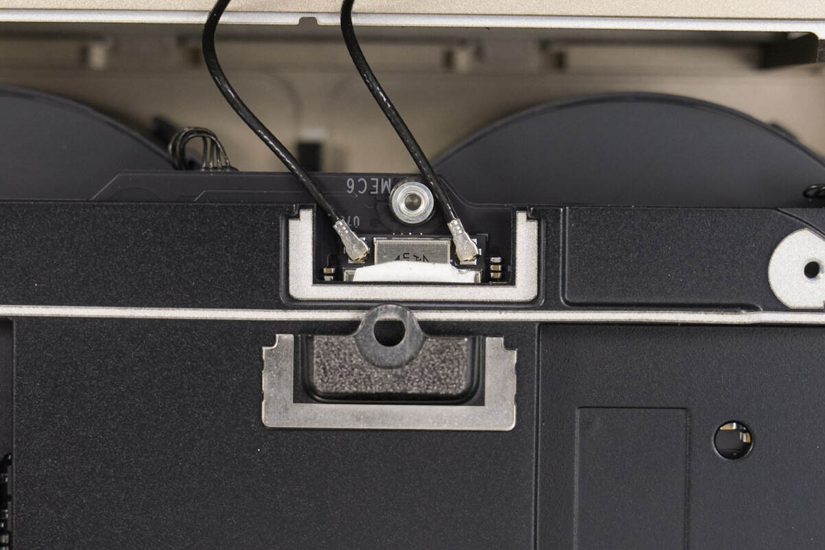 Teardown of NVIDIA DGX Spark 4TB-Chargerlab