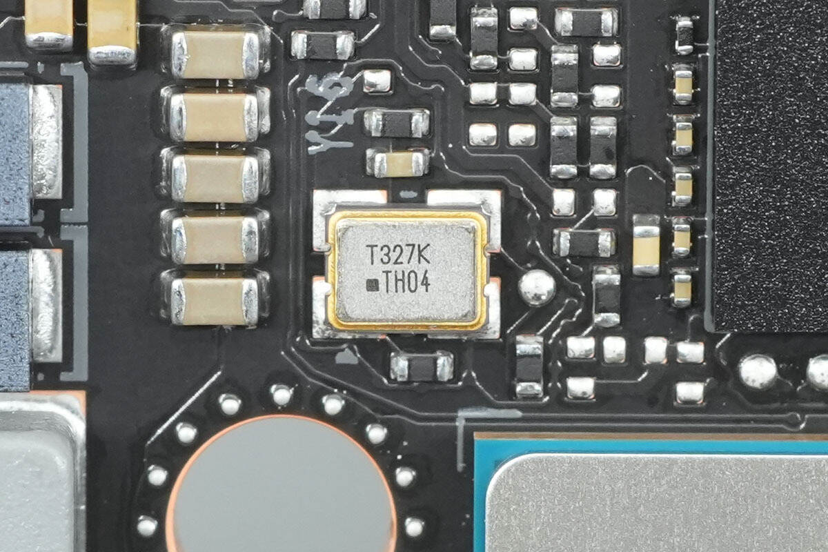 Teardown of NVIDIA DGX Spark 4TB-Chargerlab